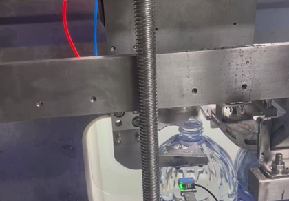 桶裝水單頭旋蓋機